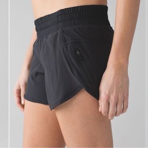 Lululemon Tracker Short IV
Black Size 4